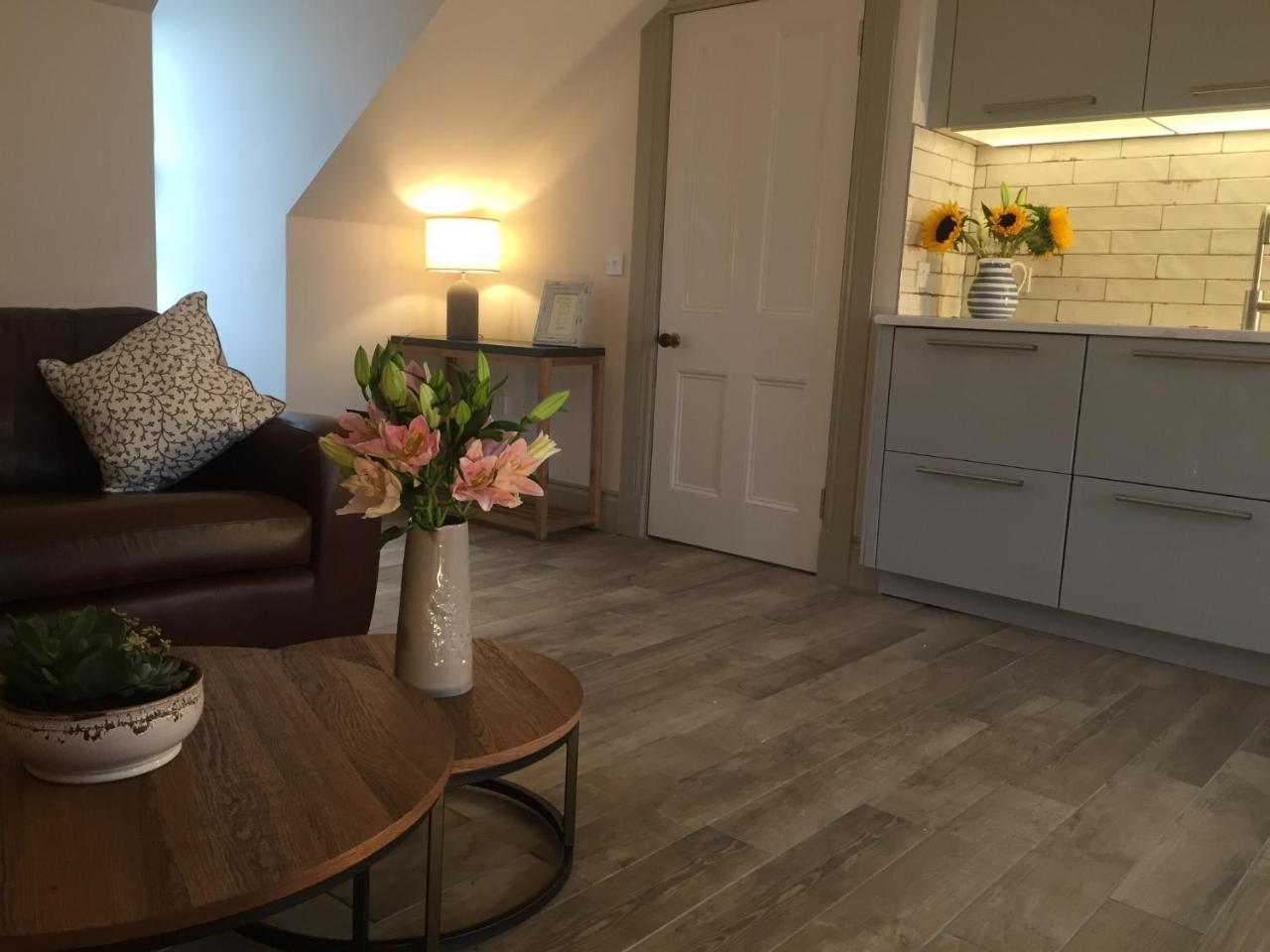 Irvine One Bedroom Apartment Екстериор снимка