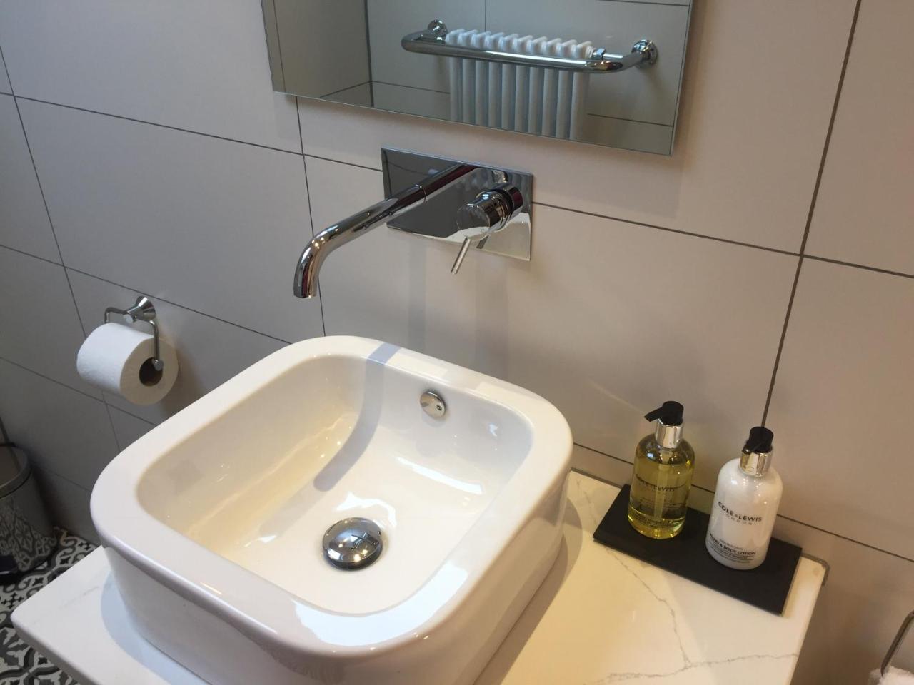 Irvine One Bedroom Apartment Екстериор снимка